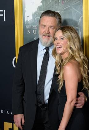 Nuremberg Premiere - Los Angeles, USA LOS ANGELES, USA. October 24, 2025: Russell Crowe & Britney Theriot at the AFI FEST premiere for Nuremberg at the TCL Chinese Theatre. Los Angeles CA USA  Copyright: xPaulxSmith Featureflashx