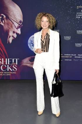 Aline von Drateln at a special screening of the film WEISHEIT DES GLÜCKS, of which he is executive producer, at the cinema in the Kulturbrauerei in Berlin on 24 10 2025