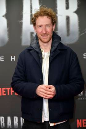 Louis Klamroth at the special screening of the Netflix documentary Babo Die Haftbefehl Story in the Astor Film Lounge Berlin, 24 10 2025 Foto:xM.xBehrensx xFuturexImagex babo_5026