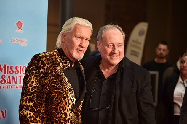 MISSION SANTA, an elf saves Christmas Jonny logan,Singer, Harold Faltermeyer, Producer, Musician Arrival, red carpet for the premiere of the animated film for children MISSION SANTA, an elf saves Christmas in Berlin on 25 10 2025 Photopress Mueller