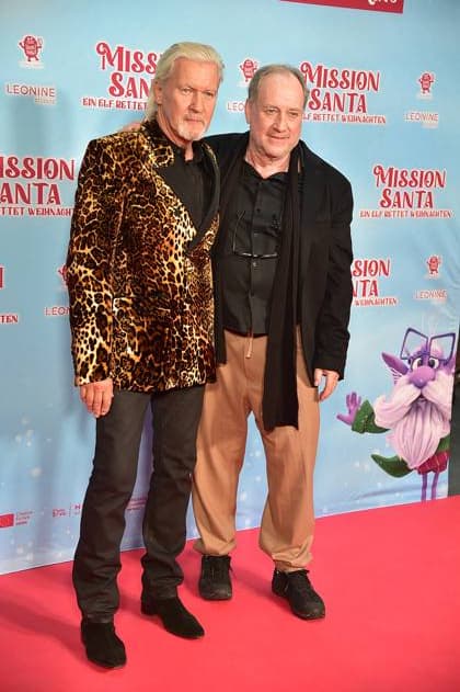 MISSION SANTA, an elf saves Christmas Jonny logan,Singer, Harold Faltermeyer, Producer, Musician Arrival, red carpet for the premiere of the animated film for children MISSION SANTA, an elf saves Christmas in Berlin on 25 10 2025 Photopress Mueller