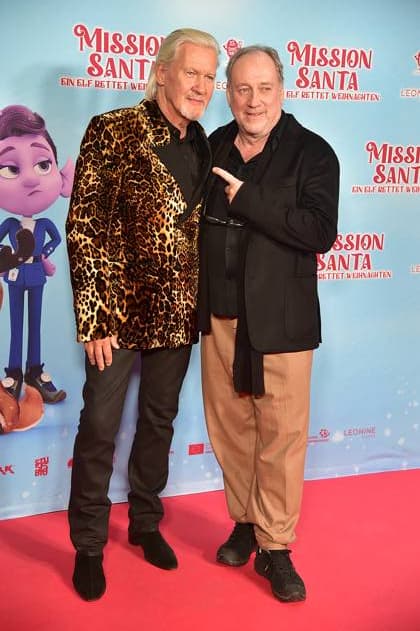 MISSION SANTA, an elf saves Christmas Jonny logan,Singer, Harold Faltermeyer, Producer, Musician Arrival, red carpet for the premiere of the animated film for children MISSION SANTA, an elf saves Christmas in Berlin on 25 10 2025 Photopress Mueller