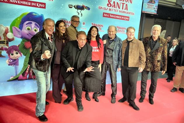 MISSION SANTA, an elf saves Christmas Wolfgang Fierek, Bettina Zimmermann, Götz Otto, Michael Mendl, julius Weckauf, jonny Logan Arrival, red carpet for the premiere of the animated film for children MISSION SANTA, an elf saves Christmas in Berlin on 25 10 2025 Photopress Mueller