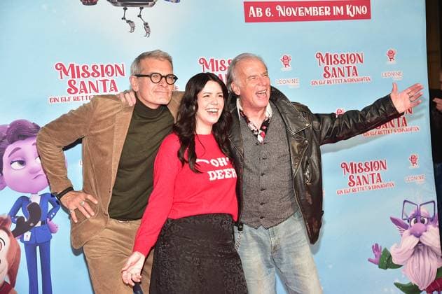 MISSION SANTA, ein ELf rettet Weihnachten Götz Otto, malwanne, alias Vanessa Braunisch, Wolfgang Fierek Arrival, red carpet for the premiere of the animated film for children MISSION SANTA, ein ELf rettet Weihnachten in Berlin on 25 10 2025 Photopress Mueller