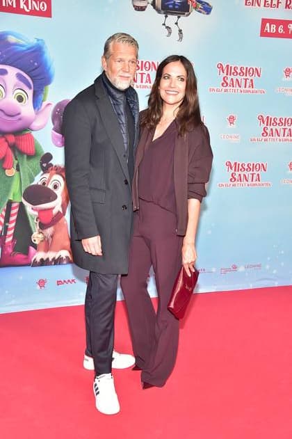 MISSION SANTA, an elf saves Christmas Kai Wiesinger, Bettina Zimmermann Arrival, red carpet for the premiere of the animated film for children MISSION SANTA, an elf saves Christmas in Berlin on 25 10 2025 Photopress Mueller
