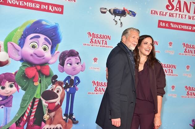 MISSION SANTA, an elf saves Christmas Kai Wiesinger, Bettina Zimmermann Arrival, red carpet for the premiere of the animated film for children MISSION SANTA, an elf saves Christmas in Berlin on 25 10 2025 Photopress Mueller