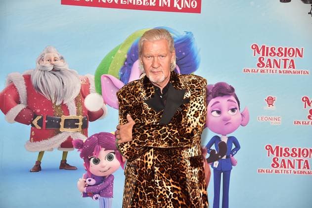 MISSION SANTA, an ELf saves Christmas Jonny Logan, Sanger, sings the theme song for the movie Arrival, red carpet for the premiere of the animated film for children MISSION SANTA, an ELf saves Christmas in Berlin on 25 10 2025 Photopress Mueller