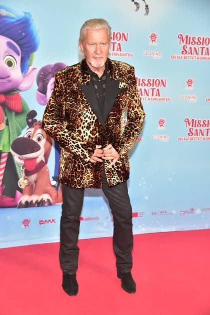 MISSION SANTA, an ELf saves Christmas Jonny Logan, Sanger, sings the theme song for the movie Arrival, red carpet for the premiere of the animated film for children MISSION SANTA, an ELf saves Christmas in Berlin on 25 10 2025 Photopress Mueller