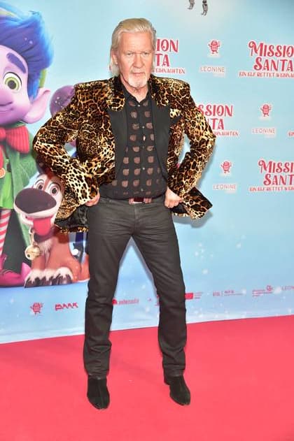 MISSION SANTA, an ELf saves Christmas Jonny Logan, Sanger, sings the theme song for the movie Arrival, red carpet for the premiere of the animated film for children MISSION SANTA, an ELf saves Christmas in Berlin on 25 10 2025 Photopress Mueller