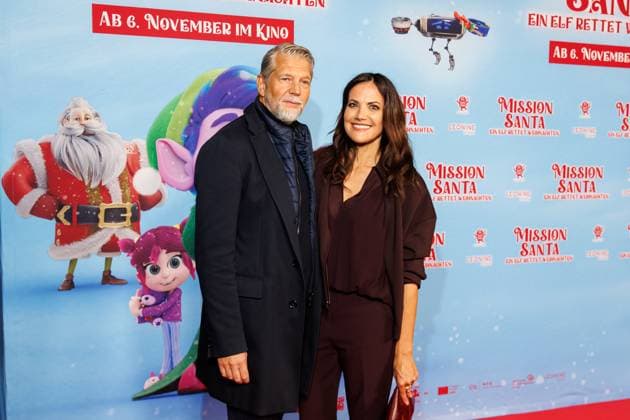 Mission Santa An Elf Saves Christmas Kai Wiesinger and Bettina Zimmermann at the premiere Mission Santa An Elf Saves Christmas at the cinema in the Kulturbrauerei on 25 10 2025 in Berlin Copyright: xEventpressxKochanx