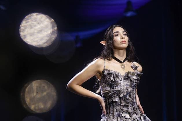 ARMENIA, YEREVAN - OCTOBER 25, 2025: A woman models creations during a runway show for THE WSHOP as part of Yerevan Fashion Week 2025 at the Meridian Expo and Event Centre Yerevan Armenia  - ZUMAt113 20251025_zaa_t113_378 Copyright: xAlexanderxPatrinx
