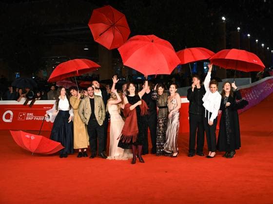 Rome: Rome Cinema Fest 2025, evening 11 - Red Carpet for the film Illusion. Pictured are the cast with umbrellas. Rome  - ZUMAp169 20251025_zea_p169_809 Copyright: xMaurizioxD Avanzox