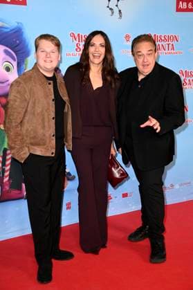 Julius Weckauf, Bettina Zimmermann and Oliver Kalkofe at the premiere of the feature film Mission Santa An Elf Saves Christmas at the KulturBrauerei cinema in Berlin, 25 10 2025 Foto:xN.xKubelkax xFuturexImagex santa_5030