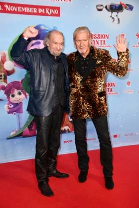 Michael Mendl and Johnny Logan at the premiere of the movie Mission Santa An Elf Saves Christmas at the KulturBrauerei cinema in Berlin, 25 10 2025 Foto:xN.xKubelkax xFuturexImagex santa_5049