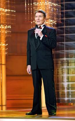 ARCHIV: Freddy Quinn Sänger und Schauspieler Freddy Quinn anläßlich der ZDF-Fernsehshow Willkommen bei Carmen Nebel am 29.10.2005 ARCHIVAUFNAHME, Datum geschätzt 20251025JWM0026 *** ARCHIVE Freddy Quinn Singer and actor Freddy Quinn on the occasion of the ZDF television show Willkommen bei Carmen Nebel on 29 10 2005 ARCHIVE RECORD, date estimated 20251025JWM0026