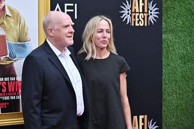 Cassian Elwes with companion at the premiere of the feature film Dead Man s Wire at the 39 AFI Fest 2025 at the TCL Chinese Theatre Los Angeles, 25 10 2025 Foto:xD.xStarbuckx xFuturexImagex wire_5055