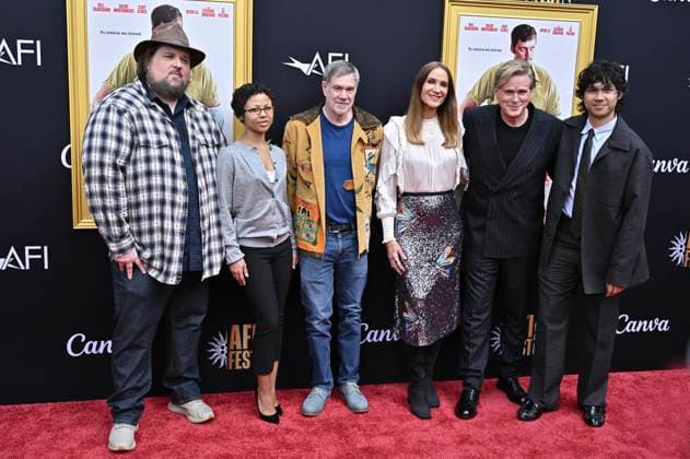 Daniel Hill, Myha™la, Gus Van Sant, Kelly Lynch, Cary Elwes and Vinh Nguyen at the premiere of the feature film Dead Man s Wire at the 39 AFI Fest 2025 at the TCL Chinese Theatre Los Angeles, 25 10 2025 Foto:xD.xStarbuckx xFuturexImagex wire_5062