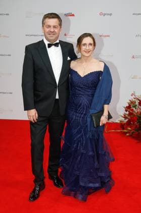30. Leipziger Opernball Leipzig, 25.10.2025 Sven Schulze mit Ehefrau Kati bei dem 30. Leipziger Opernball in der Oper in Leipzig Sachsen *** 30 Leipzig Opera Ball Leipzig, 25 10 2025 Sven Schulze with his wife Kati at the 30 Leipzig Opera Ball at the Opera in Leipzig Saxony Copyright: xMatthiasxGränzdörferx
