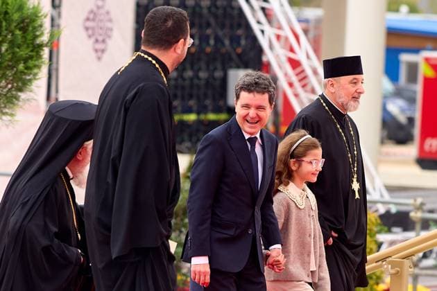 Worlds Largest Orthodox Cathedral, Icons Consecration, Bucharest, Romania Bucharest, Romania. 26th Oct, 2025: Nicusor Dan, the President of Romania, with his partner, Mirabela Gradinaru, and their children, Aheea Dan and Antim Dan, arrive at the Romanian National Cathedral to attend the consecration of the interior mosaics icons of the Cathedral, an event marking the centennial of the Romanian Orthodox Patriarchate and 140 years of Autocephaly. First proposed in 1881 during the reign of King Carol I, it has been under construction since 2010 and stands today as the largest Orthodox Cathedral in the world, dominating Bucharest with its over 130 meters height. Bucharest Romania Copyright: xLucianxAlecux