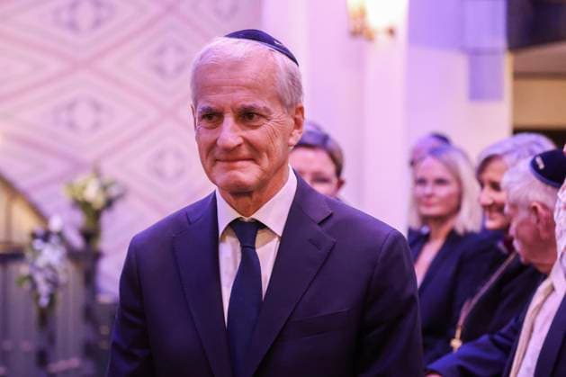 News Themen der Woche KW 43 News Bilder des Tages Synagogen i Trondheim er 100 ar Trondheim 20251026. Statsminister Jonas Gahr Store under feiringen av hundrearsjubileet til synagogen i Trondheim sondag. Foto: Jan Langhaug NTB Trondheim Norge jE9uwNl233Q EDITORIAL USE ONLY Ref:_BNC_POLjE9uwNl233Q.jpg *** The synagogue in Trondheim is 100 years old Trondheim 20251026 Prime Minister Jonas Gahr Store during the celebration of the centenary of the synagogue in Trondheim Sunday Photo Jan Langhaug NTB Trondheim Norway jE9uwNl233Q EDITORIAL USE ONLY Ref BNC POLjE9uwNl233Q jpg  Copyright: xJanxLanghaugx xNTBx