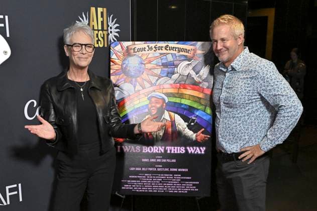 Jamie Lee Curtis and Daniel Junge at the premiere of the documentary I Was Born This Way at the 39 AFI Fest 2025 at the TCL Chinese 6 Theater Los Angeles, 26 10 2025 Foto:xD.xStarbuckx xFuturexImagex curtis_5007