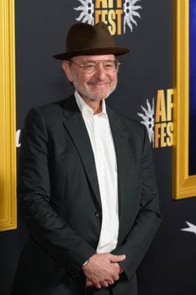 Song Sung Blue Premiere - Los Angeles, USA LOS ANGELES, USA. October 26, 2025: Fisher Stevens at the AFI FEST premiere for Song Sung Blue at the TCL Chinese Theatre. Los Angeles CA USA  Copyright: xPaulxSmith Featureflashx