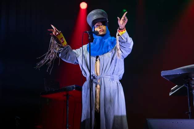 Erykah Badu performs at Manchester Apollo Erykah Badu performs at Manchester Apollo, Manchester, England, 26th October 2025, Credit:Mike Gray Avalon  Copyright: xMikexGrayx xAvalonx 1048437528