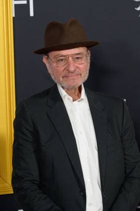AFI Fest 2025 special screening of Song Sung Blue LOS ANGELES, USA October 26, 2025 Fisher Stevens at the AFI FEST premiere for Song Sung Blue at the TCL Chinese Theatre Picture Paul Smith Featureflash 450065 2025 10 26 CA Los Angeles  Copyright: xPaulxSmithx xFeaturesxFlashx xStarfacex STAR_450065_079