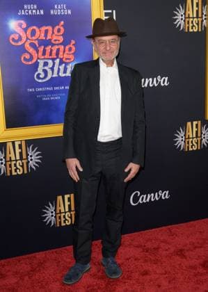 AFI Fest 2025 special screening of Song Sung Blue LOS ANGELES, USA October 26, 2025 Fisher Stevens at the AFI FEST premiere for Song Sung Blue at the TCL Chinese Theatre Picture Paul Smith Featureflash 450065 2025 10 26 CA Los Angeles  Copyright: xPaulxSmithx xFeaturesxFlashx xStarfacex STAR_450065_080