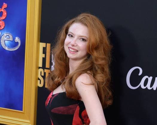 AFI Fest 2025 special screening of Song Sung Blue LOS ANGELES, USA October 26, 2025 Francesca Capaldi at the AFI FEST premiere for Song Sung Blue at the TCL Chinese Theatre Picture Paul Smith Featureflash 450065 2025 10 26 CA Los Angeles  Copyright: xPaulxSmithx xFeaturesxFlashx xStarfacex STAR_450065_081