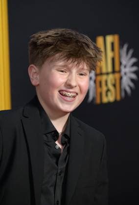 AFI Fest 2025 special screening of Song Sung Blue LOS ANGELES, USA October 26, 2025 Hudson Hensley at the AFI FEST premiere for Song Sung Blue at the TCL Chinese Theatre Picture Paul Smith Featureflash 450065 2025 10 26 CA Los Angeles  Copyright: xPaulxSmithx xFeaturesxFlashx xStarfacex STAR_450065_089