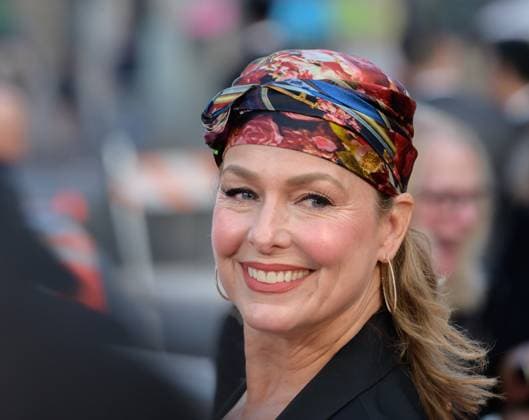 AFI Fest 2025 special screening of Song Sung Blue LOS ANGELES, USA October 26, 2025 Melora Hardin at the AFI FEST premiere for Song Sung Blue at the TCL Chinese Theatre Picture Paul Smith Featureflash 450065 2025 10 26 CA Los Angeles  Copyright: xPaulxSmithx xFeaturesxFlashx xStarfacex STAR_450065_136