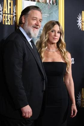 October 27, 2025, Los Angeles, Ca, USA: LOS ANGELES - OCT 24: Russell Crowe, Britney Theriot at the 2025 AFI FEST - Nuremberg Premiere at the TCL Chinese Theater IMAX on October 24, 2025 in Los Angeles, CA Los Angeles USA - ZUMAb170 20251027_aap_b170_016 Copyright: xKayxBlakex