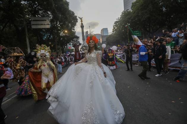 2025 Mega Procession of Catrinas People taking part during the 2025 Mega Procession of Catrinas as part of Dia de Muertos celebrations at Reforma Avenue. on October 26, 2025 in Mexico City, Mexico. (Photo by Ian Robles Eyepix Group) Copyright: xIanxRoblesx xEyepixxGroupx EL_26102025_172005JPEG