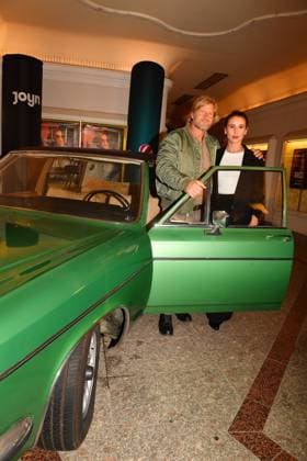 Henning Baum and Peri Baumeister at the premiere of season 6 of Der letzte Bulle on 27 10 2025 at the Gloria Palast in Munich After the last episode in 2014, the series will be continued from 31 10 2025 with new episodes on Amazon Prime and from 24 11 2025 on Sat 1 Joyn Premiere in Munich Der letzte Bulle Amazon Prime SAT 1 returns to the series stage
