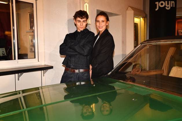 Lauri Kroeck and Peri Baumeister at the premiere of season 6 of Der letzte Bulle on 27 10 2025 at the Gloria Palast in Munich After the last episode in 2014, the series will continue with new episodes on Amazon Prime from 31 10 2025 and on Sat 1 Joyn from 24 11 2025 Premiere in Munich Der letzte Bulle Amazon Prime SAT 1 returns to the series stage