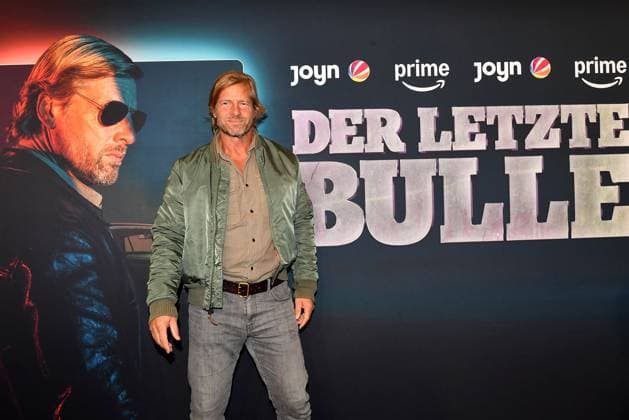 Henning Baum at the premiere of season 6 of Der letzte Bulle on 27 10 2025 at the Gloria Palast in Munich After the last episode in 2014, the series will be continued from 31 10 2025 with new episodes on Amazon Prime and from 24 11 2025 on Sat 1 Joyn Premiere in Munich Der letzte Bulle Amazon Prime SAT 1 returns to the series stage