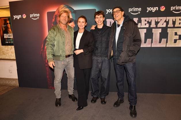 Henning Baum, Peri Baumeister, Lauri Kroeck and Helmfried von Luettichau at the premiere for season 6 of Der letzte Bulle on 27 10 2025 at the Gloria Palast in Munich After the last episode in 2014, the series will be continued from 31 10 2025 with new episodes on Amazon Prime and from 24 11 2025 on Sat 1 John Premier