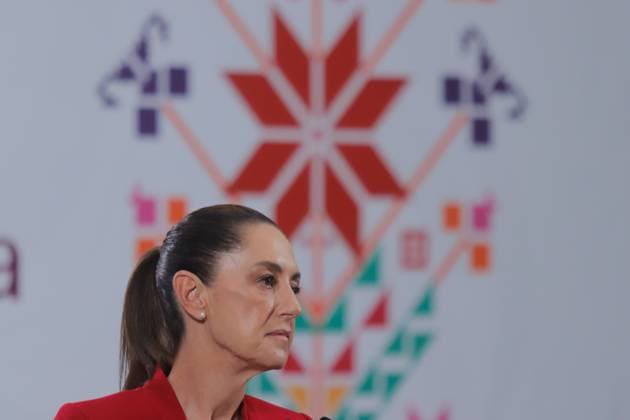 Mexico™s President Claudia Sheinbaum Holds Briefing Mexico s President Claudia Sheinbaum speaks during a news conference about the Salinas Group s fiscal debt and reiterated that the United States will not interfere in Mexico. on October 27, 2025 in Mexico City, Mexico. (Photo by Carlos Santiago Eyepix Group) Copyright: xCarlosxSantiagox xEyepixxGroupx CS_27102025_172124