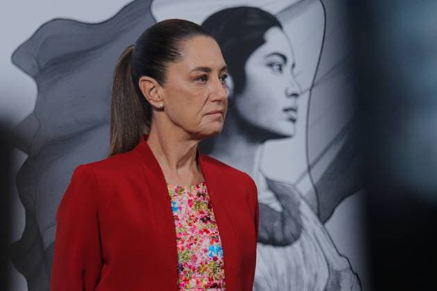 Mexico s President Claudia Sheinbaum speaks during a news conference about the Salinas Group s fiscal debt and reiterated that the United States will not interfere in Mexico. on October 27, 2025 in Mexico City, Mexico. Mexico City Mexico - ZUMAe321 20251027_zia_e321_003 Copyright: xCarlosxSantiagox