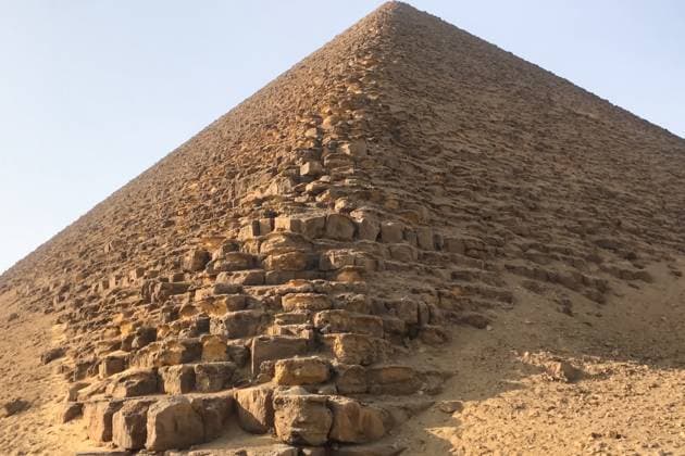 Pyramiden von giza. Große Pyramiden von Ägypten. Das siebte Wunder der Welt. Alte Megalithe. Pyramids of giza. Great pyramids of Egypt. The seventh wonder of the world. Ancient megaliths (License=RF) Copyright: xZoonar.com AndreyxNyrkovx 24083541