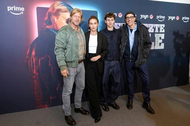 Henning Baum, Peri Baumeister, Lauri Kröck and Helmfried von Lüttichau at the premiere of the Prime Video SAT 1 series Der letze Bulle at the Gloria Palast Munich, 27 10 2025 Foto:xN.xKolinzx xFuturexImagex bulle_5044