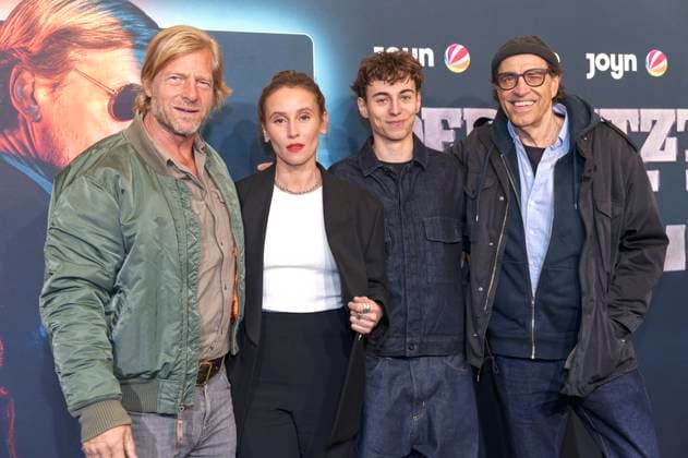 Henning Baum, Peri Baumeister, Lauri Kröck and Helmfried von Lüttichau at the premiere of the Prime Video SAT 1 series Der letze Bulle at the Gloria Palast Munich, 27 10 2025 Foto:xN.xKolinzx xFuturexImagex bulle_5046