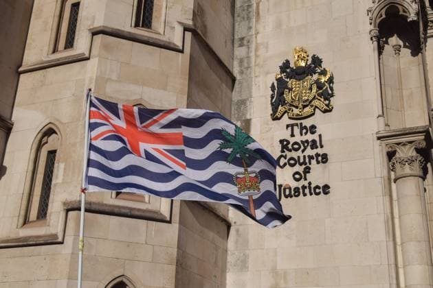 October 28, 2025, London, England, United Kingdom: Members of the Chagossian community gather outside the Royal Courts of Justice during a judicial review challenging the UK government decision to hand over Chagos Islands to Mauritius. London United Kingdom - ZUMAv130 20251028_zip_v130_007 Copyright: xVukxValcicx