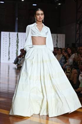 Atelier Couture bridal Madrid Fashion Week in Madrid, Spain - 28 Oct 2025 A model showcases creations by Candelas Y Felipa during the Atelier Couture bridal catwalk within Madrid Fashion Week, at Fabrica de Tapices in Madrid. Madrid Spain Copyright: xAtilanoxGarciax xSOPAxImagesx FOTO53366