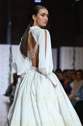 Atelier Couture bridal Madrid Fashion Week in Madrid, Spain - 28 Oct 2025 A model showcases creations by Candelas Y Felipa during the Atelier Couture bridal catwalk within Madrid Fashion Week, at Fabrica de Tapices in Madrid. Madrid Spain Copyright: xAtilanoxGarciax xSOPAxImagesx FOTO53367