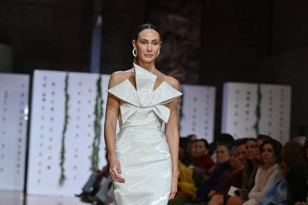 Atelier Couture bridal Madrid Fashion Week in Madrid, Spain - 28 Oct 2025 A model showcases creations by Candelas Y Felipa during the Atelier Couture bridal catwalk within Madrid Fashion Week, at Fabrica de Tapices in Madrid. Madrid Spain Copyright: xAtilanoxGarciax xSOPAxImagesx FOTO53372