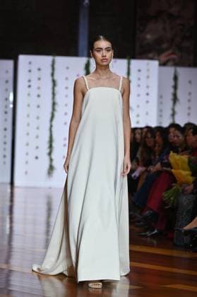 Atelier Couture bridal Madrid Fashion Week in Madrid, Spain - 28 Oct 2025 A model showcases creations by Candelas Y Felipa during the Atelier Couture bridal catwalk within Madrid Fashion Week, at Fabrica de Tapices in Madrid. Madrid Spain Copyright: xAtilanoxGarciax xSOPAxImagesx FOTO53390