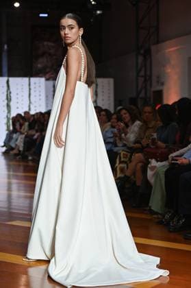 Atelier Couture bridal Madrid Fashion Week in Madrid, Spain - 28 Oct 2025 A model showcases creations by Candelas Y Felipa during the Atelier Couture bridal catwalk within Madrid Fashion Week, at Fabrica de Tapices in Madrid. Madrid Spain Copyright: xAtilanoxGarciax xSOPAxImagesx FOTO53392