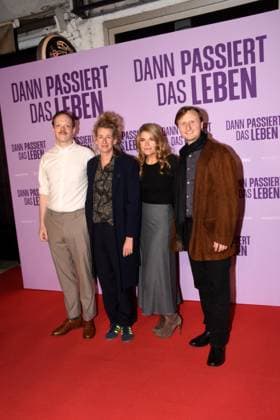 Lukas Rueppel, actor Neele Leana Vollmar director screenwriter Anke Engelke actress leading actress Michael Kranz actor Munich 28 10 2025 Rio Filmpalast premiere Dann passiert das Leben Foto Muenchen
